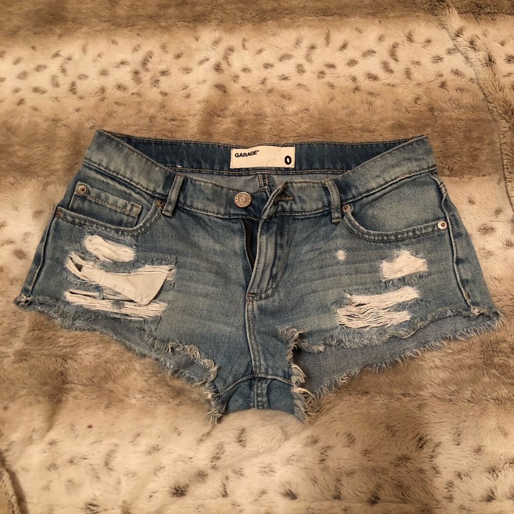 Gently used garage flirty festival short